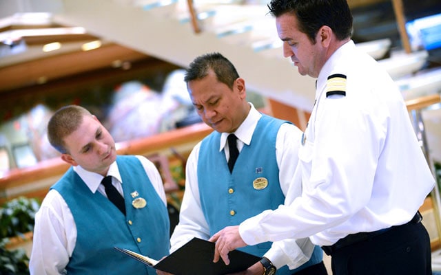 cruise director salary norwegian